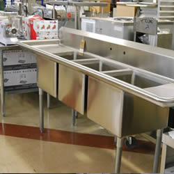 3 campartment sink